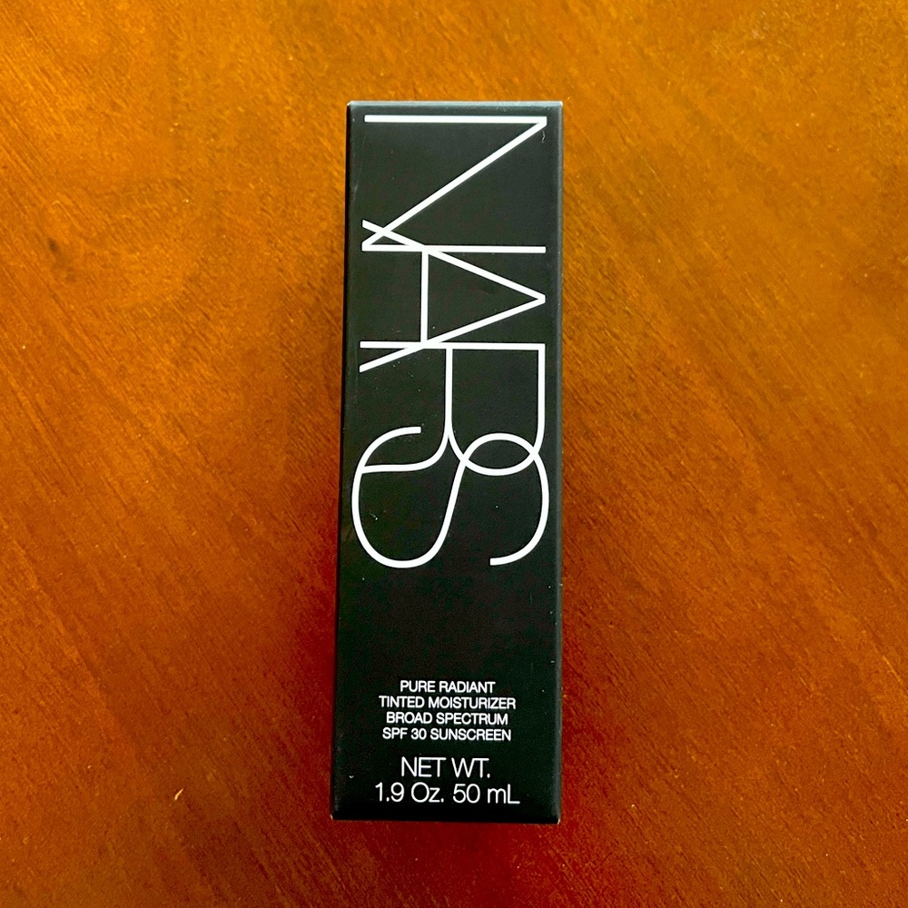 NARS Pure Radiant Tinted Moisturizer - Shade Light 1 Finland - New in Box